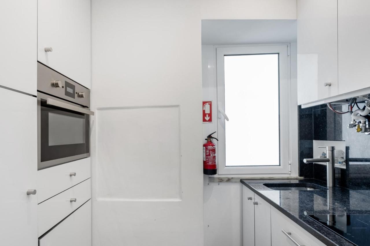 Avenida Da Liberdade Area, Bright And Newly Renovated 2 Bedroom Apartment, Lisbon Historical Center Buitenkant foto